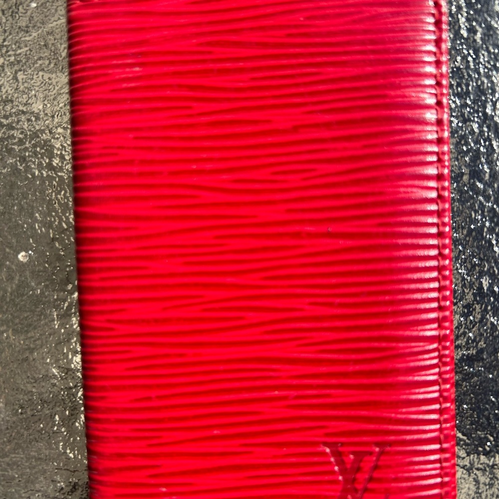 Pre loved LV red Epi card holder - Picture 2 of 7